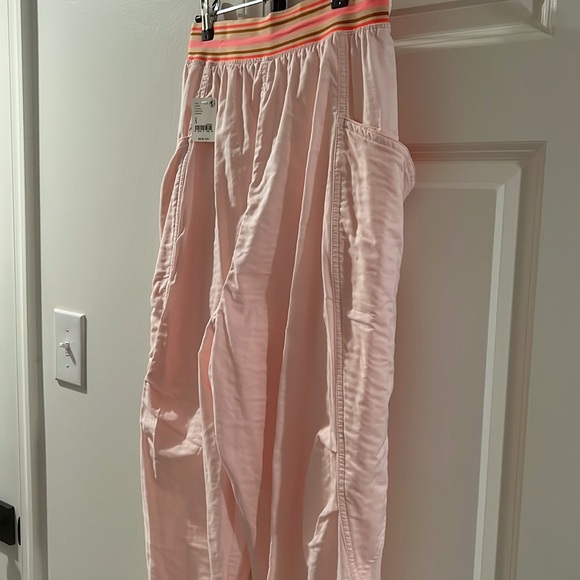 Free people movement pink women’s pants with elastic waistband - Picture 4 of 7